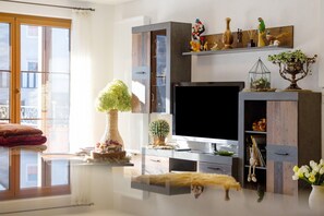 Interior - Holiday Home 'Berta Benzingen 1' with Private Terrace, Shared Garden and Wi-Fi (Winterlingen)