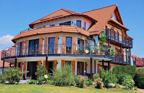 Feriendomizil 'Berta Benzingen 1' mit eigener Terrasse, gemeinsamem Garten und Wi-Fi