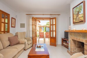 Living area - North House - House In Platja De Muro. Free Wifi (, Illes Balears)