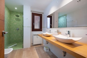 Dusche, Bidet