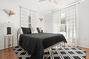4 bedrooms, desk, iron/ironing board, travel cot