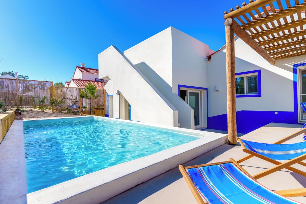 4 Bedrooms Large Pool | Private pool