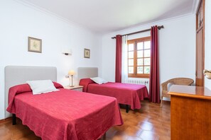 4 slaapkamers, een strijkplank/strijkijzer