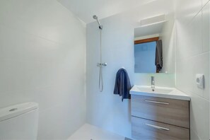 Shower, bidet