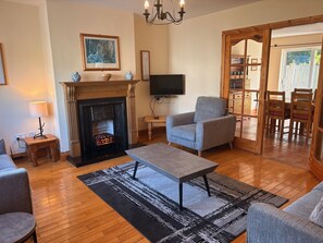 TV - Convenient spacious 3 bedroom home in Kenmare town (Kenmare)