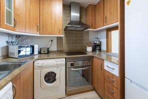 Frigorifero, microonde, forno, lavastoviglie