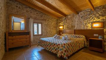 4 chambres, fer et planche à repasser