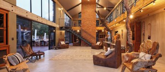 Naka Luxury Safari Lodge