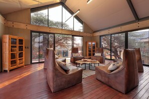 Reception - Naka Luxury Safari Lodge (Thabazimbi)