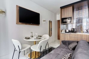 Apartment | Interior - Magnificent and new Studio Louvre - Palais Royal (Paris)