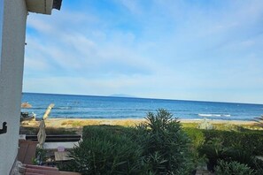 Beach nearby - Alba | Air-conditioned, Wi-Fi, PMR, beach 20 metres away (Borgo)