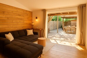 Smart TV, books - Alba | Air-conditioned, Wi-Fi, PMR, beach 20 metres away (Borgo)