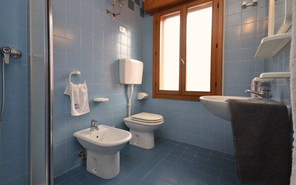 Shower - Lovely apartment close to the beach (Bibione)