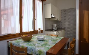 Fridge, microwave, stovetop, coffee/tea maker - Lovely apartment close to the beach (Bibione)