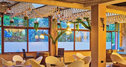 Maanzoni 680 hotel