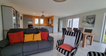 Villa neuve 115m2 6 pers A PIED: Marché commerces, plages, pistes cyclables