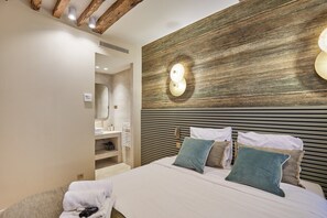Apartamento | Espaço de trabalho para notebook, ferros/tábuas de passar roupa
