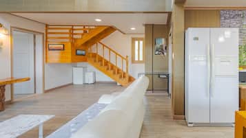 2 bedrooms, free WiFi