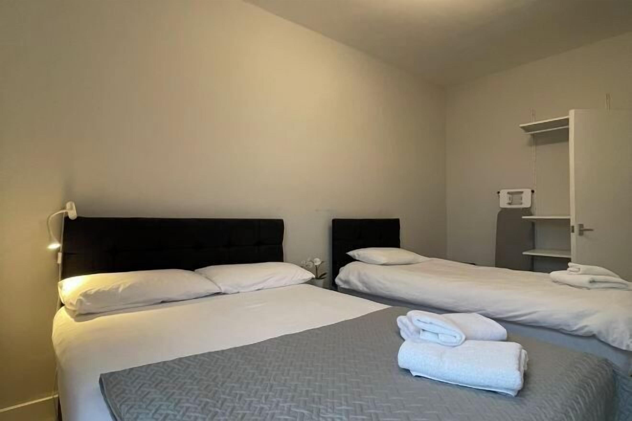 Iron/ironing board, free WiFi, bed sheets