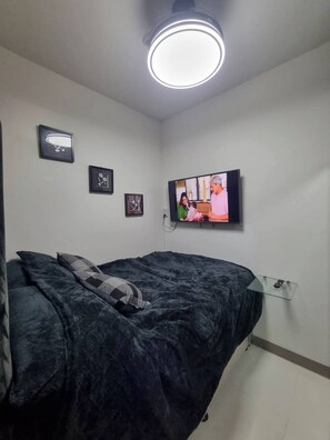 Room - Condo With Water Views (Pasay)