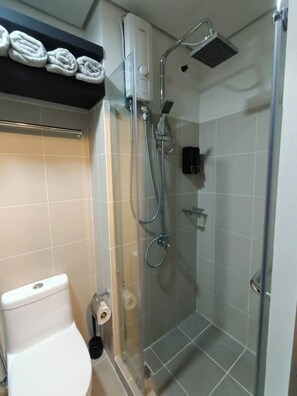 Apartemen, 1 kamar tidur, balkon | Kamar mandi