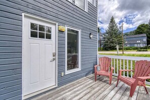 Terrace/patio - La Chouette: Ski out Condo on the Voyageur Trail! (Mont-Tremblant)