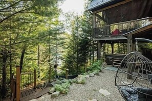 Property grounds - Villa Nature Luxe Chalet: Lake Access+Private Spa (Saint-Côme)