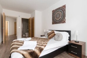 2 bedrooms, desk, iron/ironing board, free WiFi