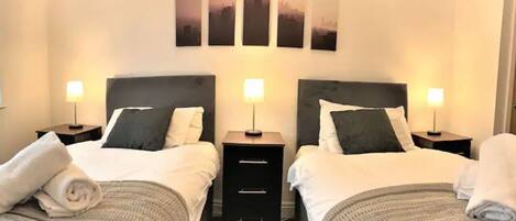 2 bedrooms, desk, iron/ironing board, free WiFi