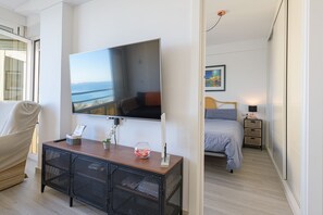 1 slaapkamer, een strijkplank/strijkijzer