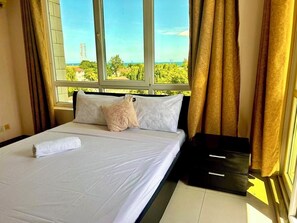 3 makuuhuonetta, työpöytä, silitysrauta/-lauta, Wi-Fi