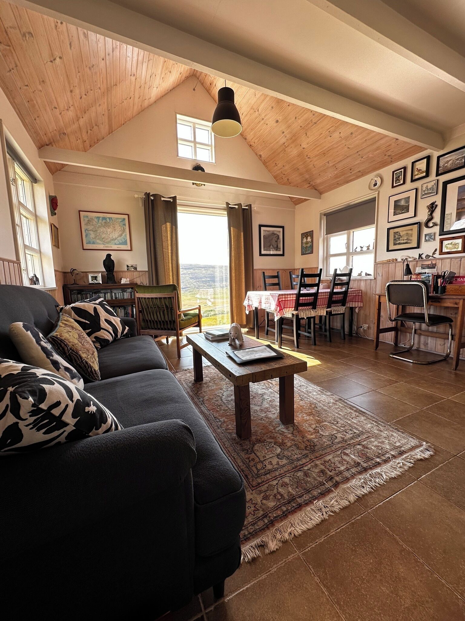 House, 1 Bedroom, Fireplace, Mountain View | Living room