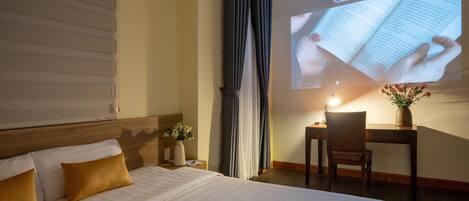 Superior Double Room | Minibar, in-room safe, desk, blackout drapes