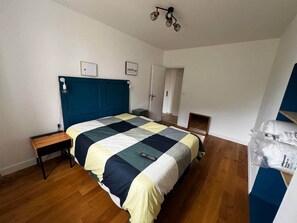 2 habitaciones, tabla de planchar con plancha y wifi gratis 