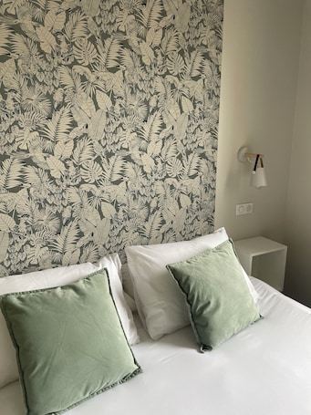 Standard Studio | Soundproofing, free WiFi