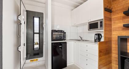Stirling Street - The Cube - Stirling Street - The Cube is tiny home stay experience