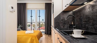 Charming 1-bedroom apartment with WiFi and AC in enchanting Warszawa