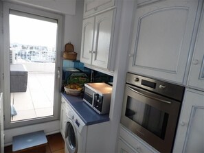 Fridge, microwave, oven, dishwasher - 3 bed apartment / Centre Port (CAP D AGDE)