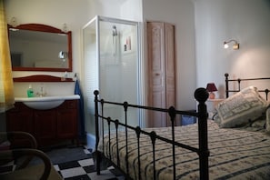 2 chambres, accès au Wi-Fi (inclus)
