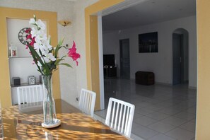 Dining - Superb 3 bed modern Villa with pool (AGDE)