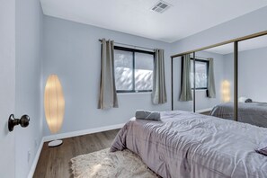 3 soverom, strykejern/-brett, wi-fi og sengetøy