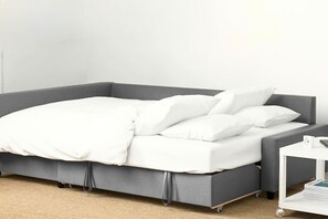 1 bedroom, iron/ironing board, WiFi, bed sheets - Central Location Barcelona Sleeps Up to 4 guests  (Barcelona)