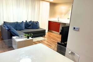 Living area - Central Location Barcelona Sleeps Up to 4 guests  (Barcelona)