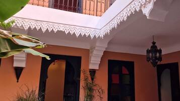 Deluxe House, City View | Terrace/patio