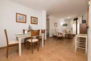 Dining - Corazon De Tarifa - Apartment In Atlanterra (, Cádiz)