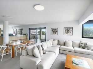 TV - Cotton Tree Escape at Jade Court (Sunshine Coast)