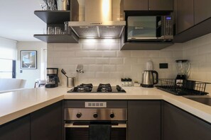 Fridge, microwave, stovetop, dishwasher - w* | Elegant 2BR with balcony in San Isidro (San Isidro)