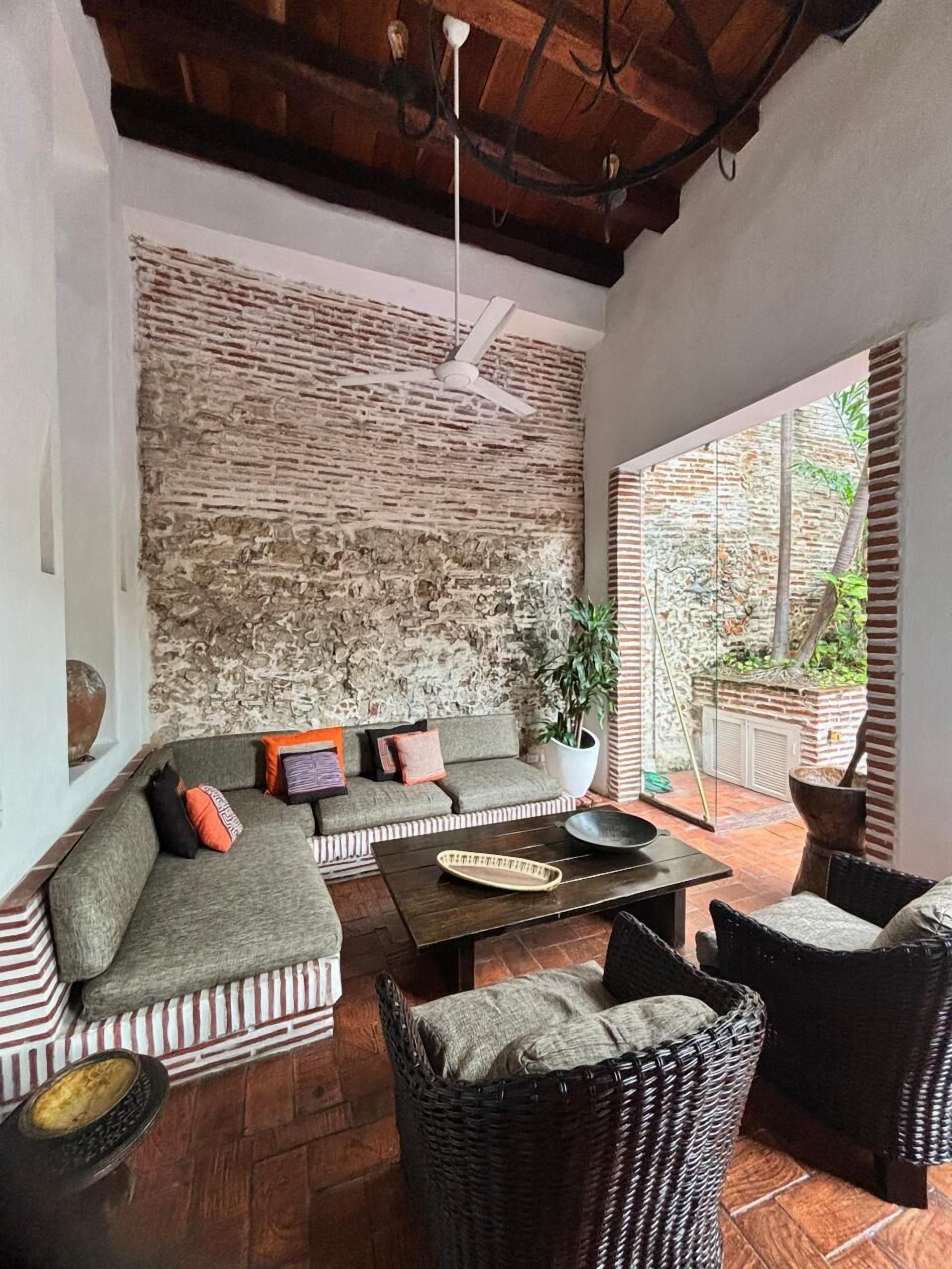 Televisión, oficina