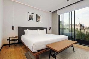 1 chambre, fer et planche à repasser, lit de bébé portatif, Wi-Fi