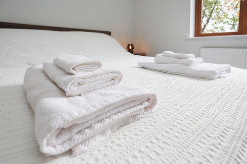 Eastside Escape - Luxurious 2 Bed - High Speed Wifi & 65" Smart TV